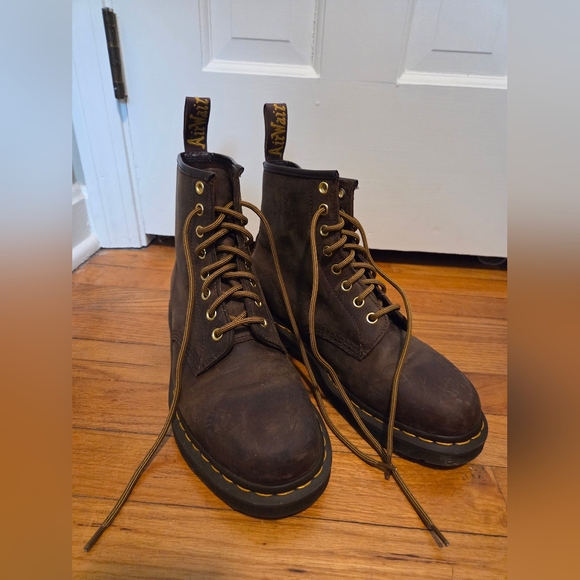 Dr. Martens 1460 Brown Crazy Horse Leather Combat Boots 8-Eye Size Women 9 Men 8 - Picture 1 of 16